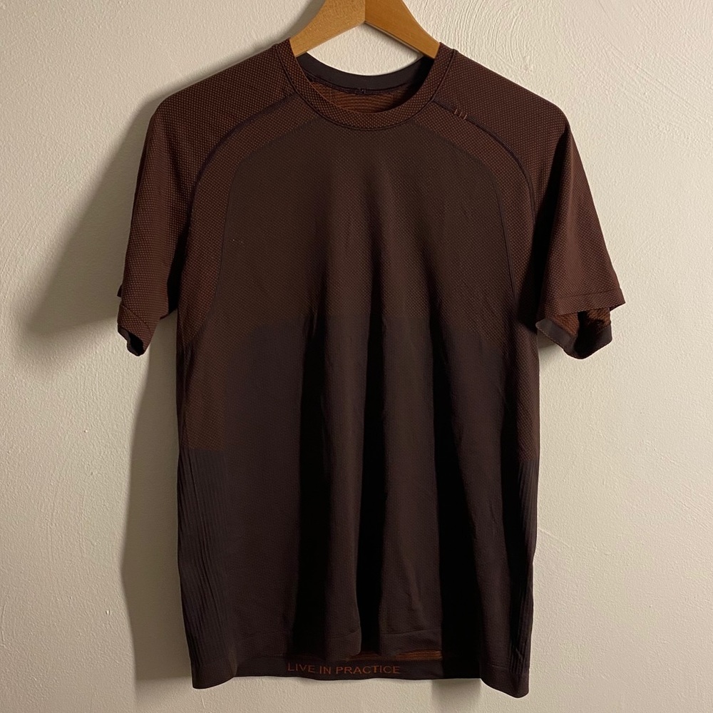 Men’s lululemon top